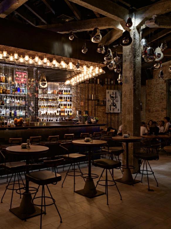 古法式舊建筑改造復(fù)古酒吧裝修效果圖