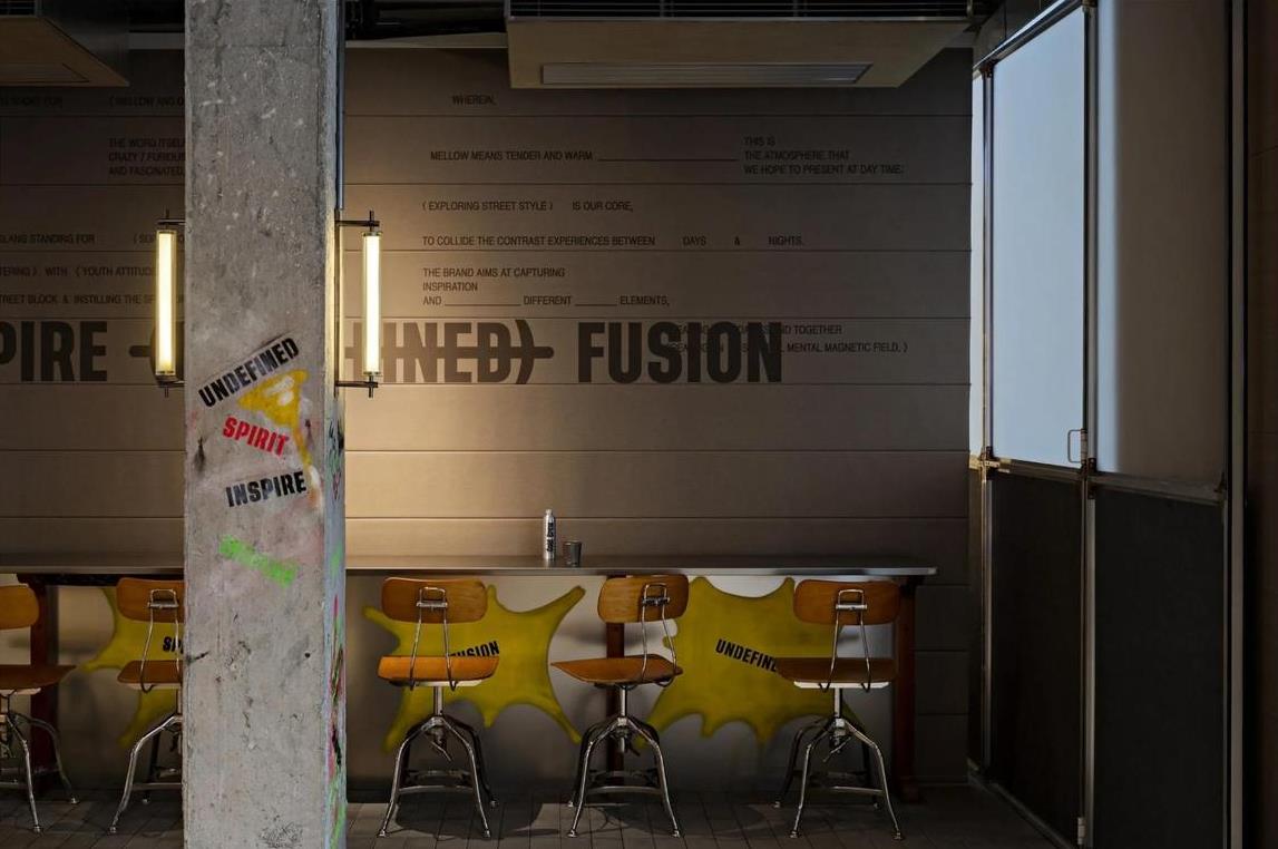 工業(yè)風(fēng)酒吧裝修效果圖，粗獷又精致！