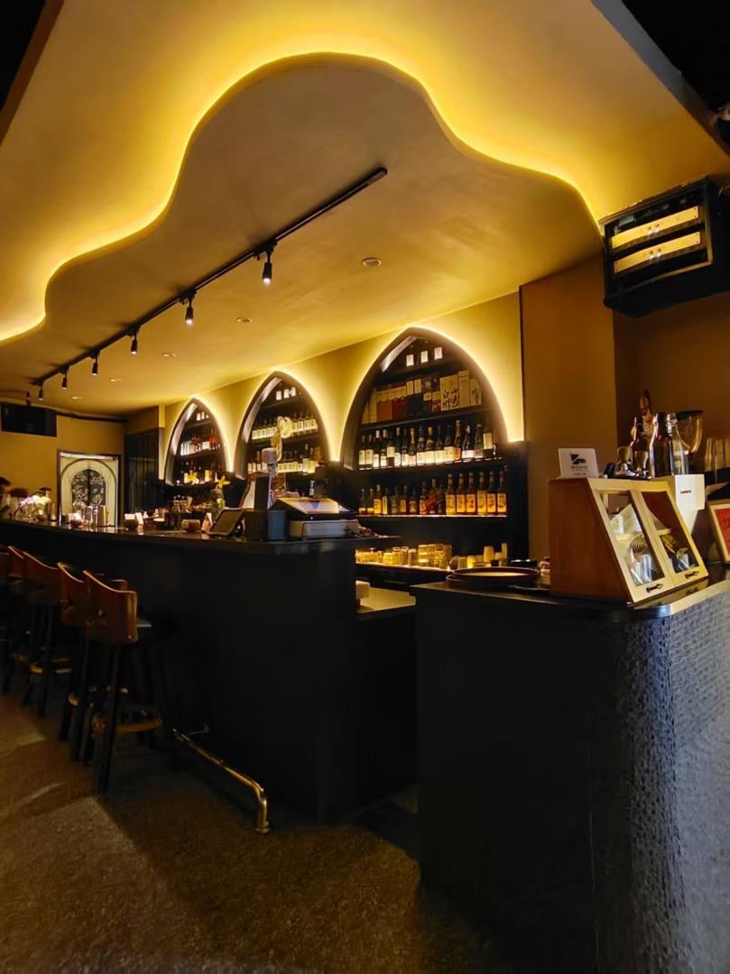 <a href=http://028hxjt.com/yulezhuanqu/yulezhuanquliebiao/ target=_blank class=infotextkey>重慶酒吧裝修</a>效果圖，非常有格調(diào)，燈光柔和