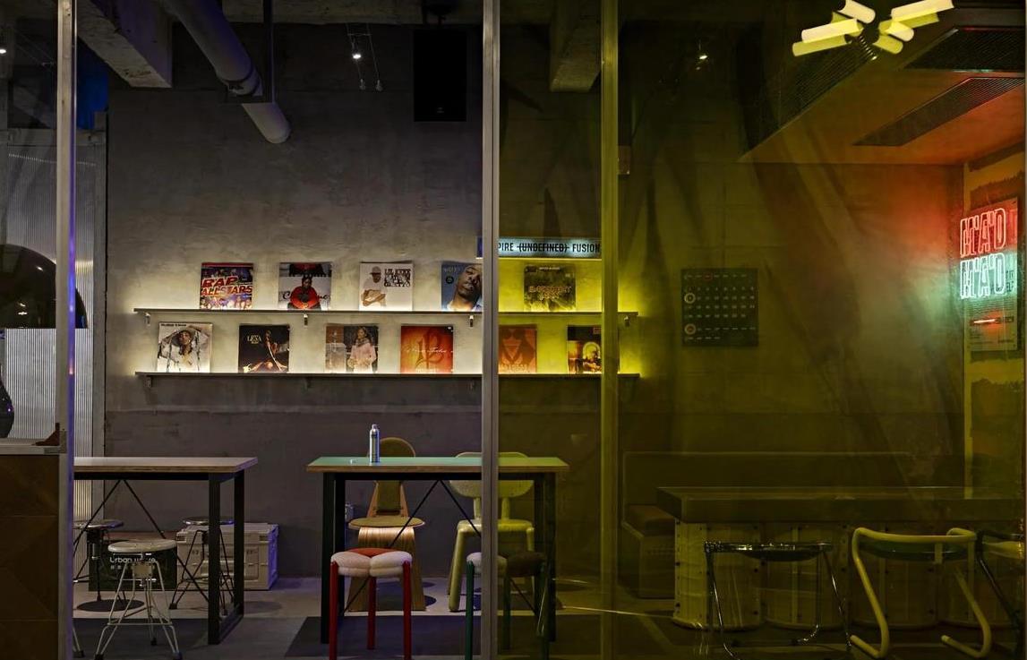 工業(yè)風(fēng)酒吧裝修效果圖，粗獷又精致！