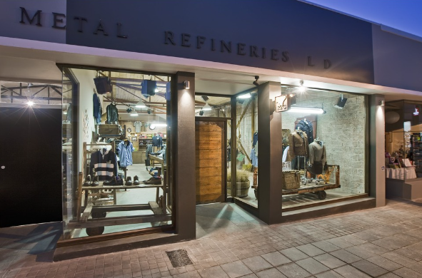 重慶男服裝專賣店裝修設(shè)計案列