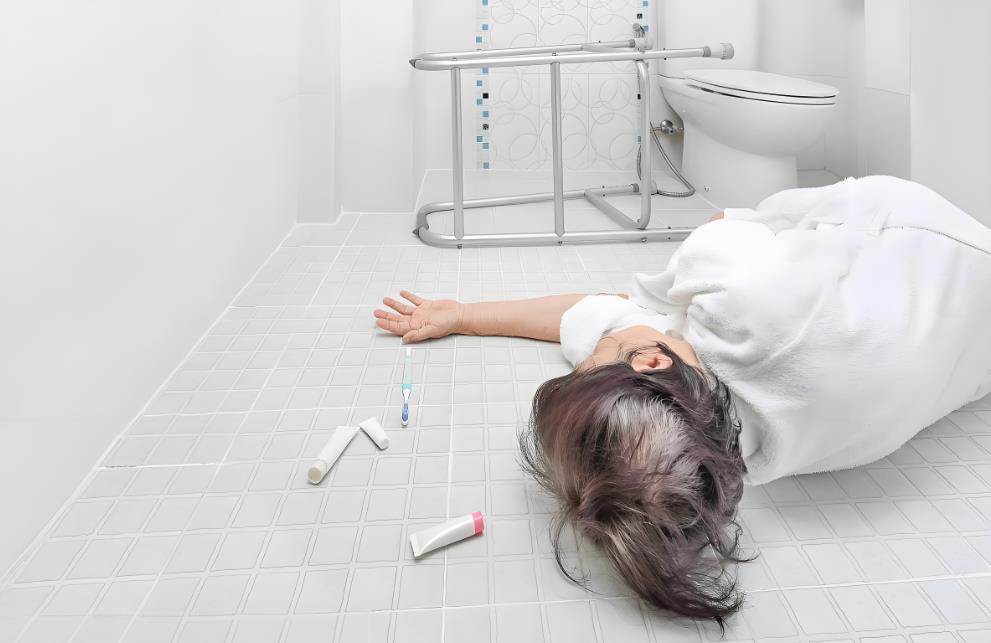 浴室防滑的血淚教訓(xùn) 浴室防滑的血淚教訓(xùn)