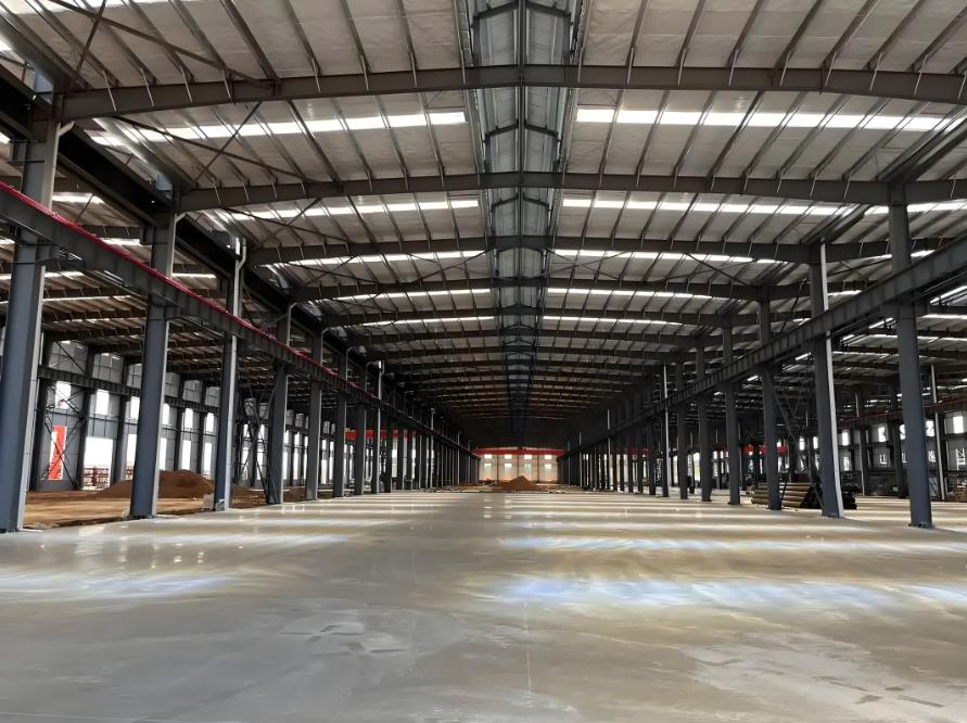 重慶鋼結(jié)構(gòu)廠房造價(jià)詳解：每平米多少錢(qián)？